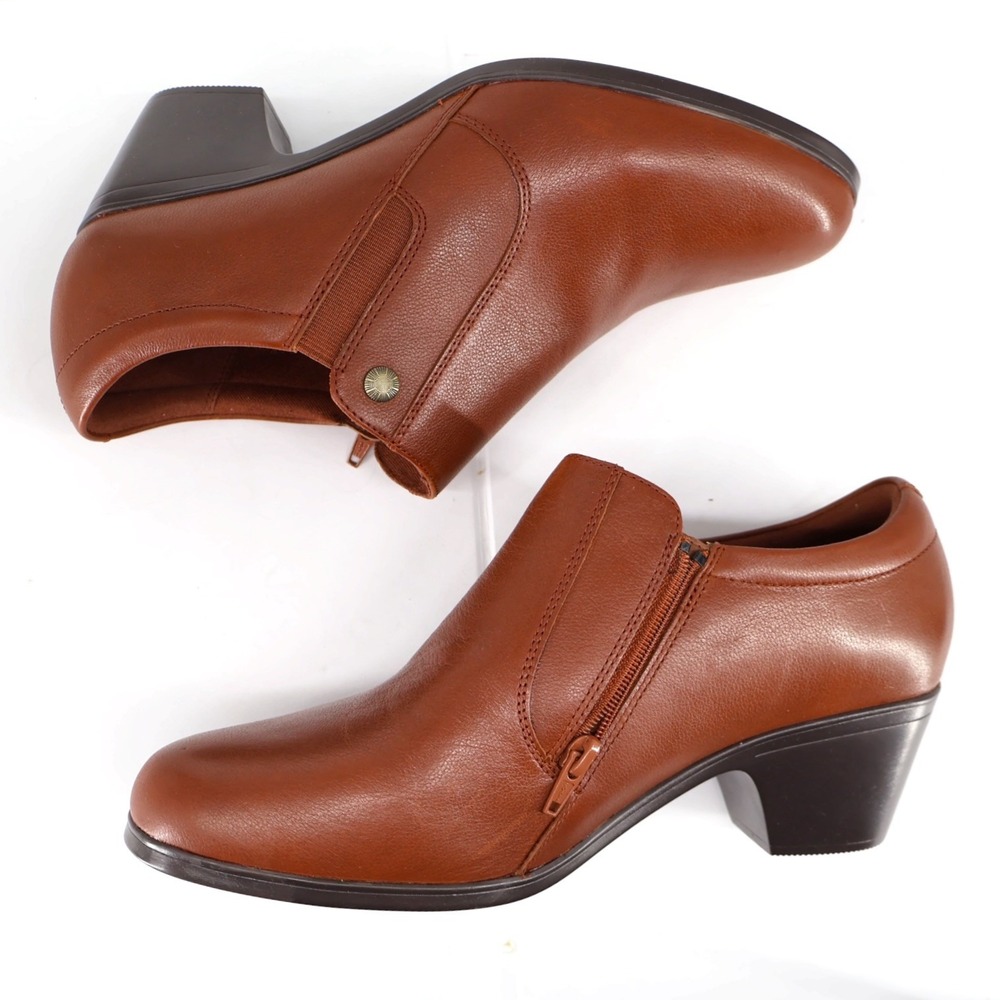 Clarks Emily2 Reyna Tan Leather Ankle Booties 12W Wide Comfort Low Heel NIB - Picture 7 of 9